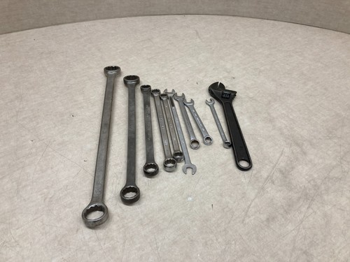 Lot wrenches mixed - of, made